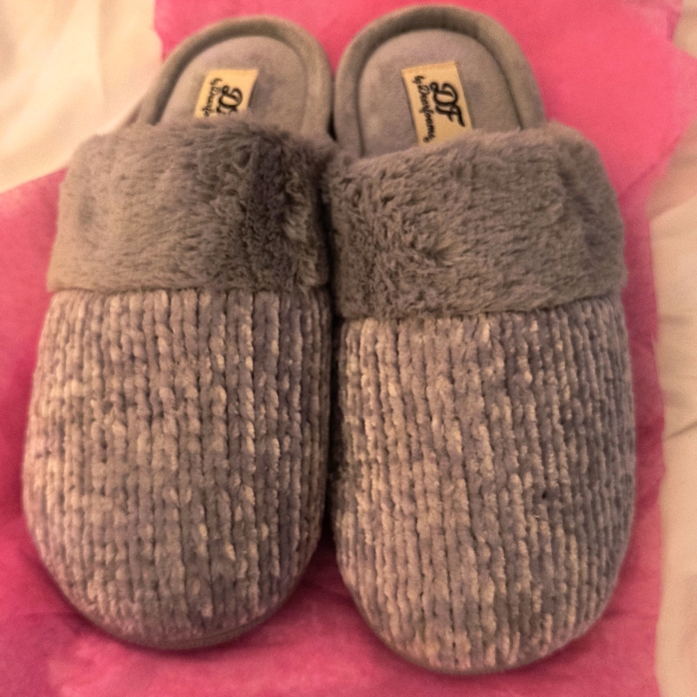 Dearfoams NWOT Gray Slippers Size 7/8 - Picture 3 of 6